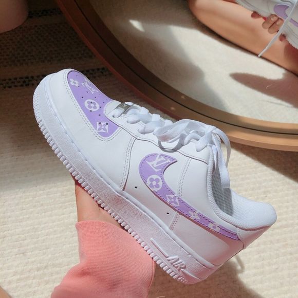 Nike Shoes - Custom painted air force Lv